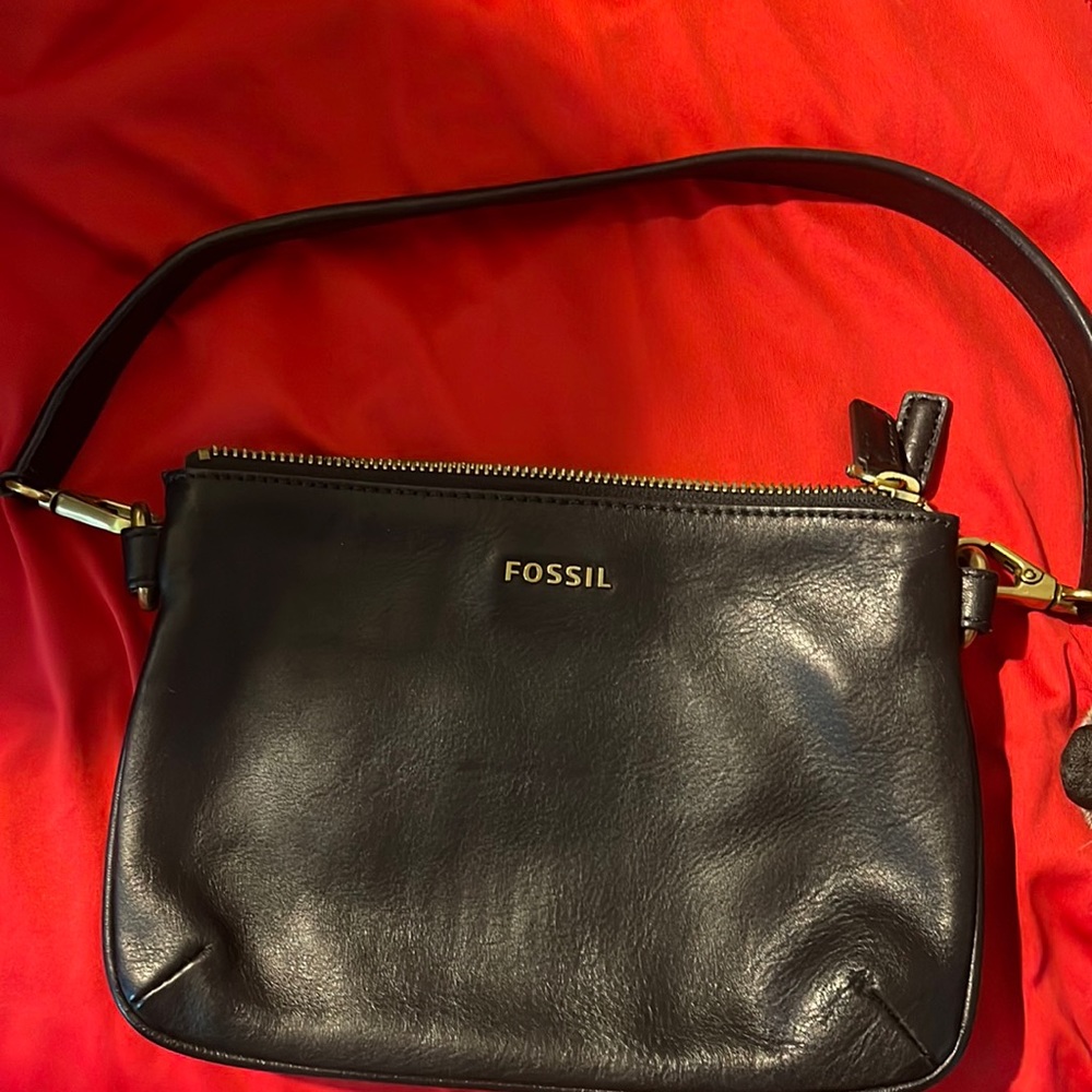 Fossil purse black color